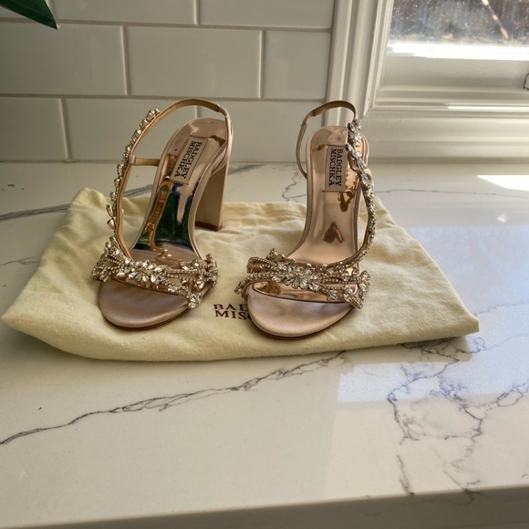 Absolutely gorgeous Badgley Mischka heels. - Picture 5 of 5